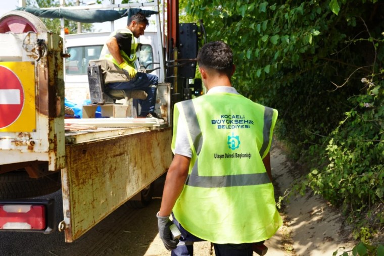 Kocaeli yolları CTP dikmelerle daha güvenli! - 4. görsel