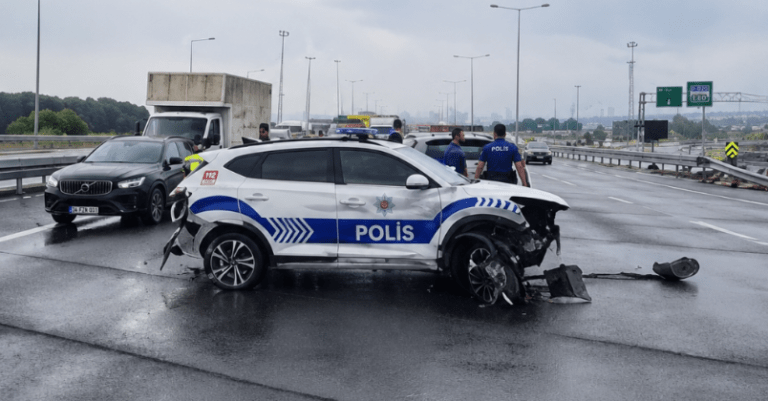 NATO görevine giden polis aracı kaza yaptı: 4 polis yaralandı