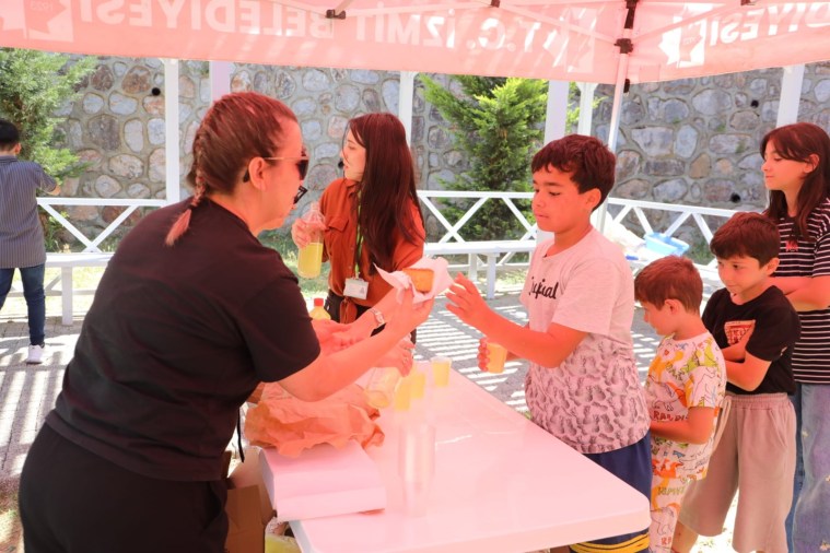 İzmit Belediyesi mahallelerde geleneksel oyun etkinliklerini başlattı