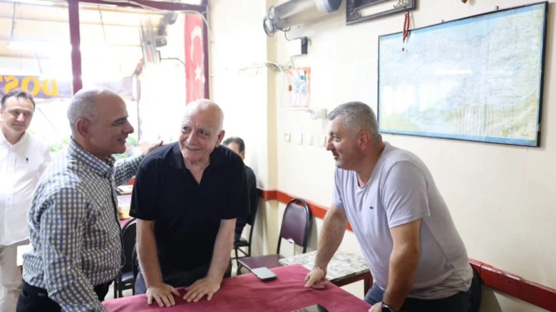 Başkan Söğüt esnaf ve vatandaşla buluştu
