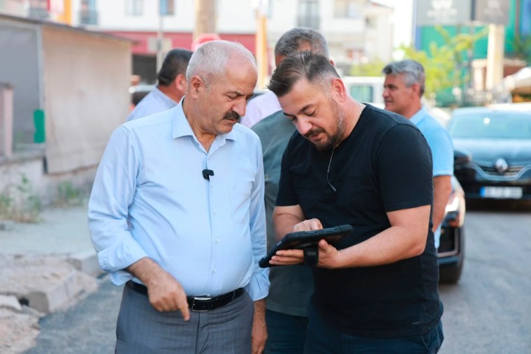 Başkan Büyükgöz, asfalt çalışmalarını inceledi - 4. görsel