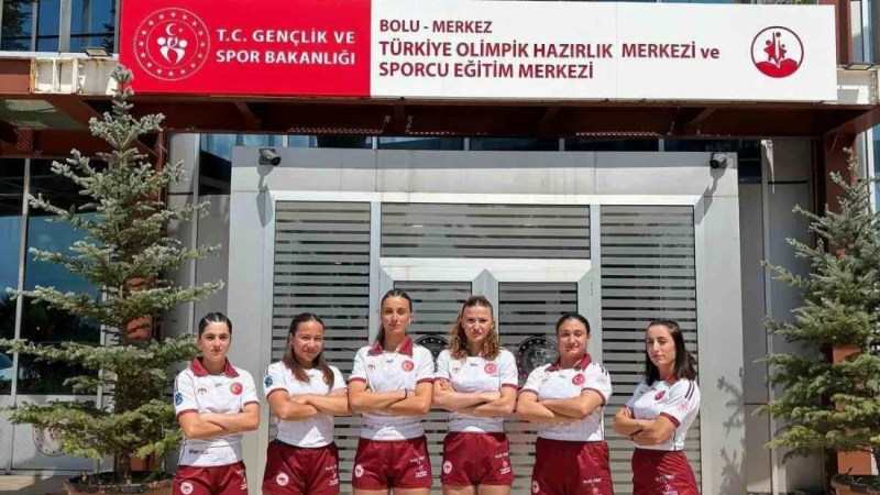 6 kadın ragbici milli formayla Avrupa'da!