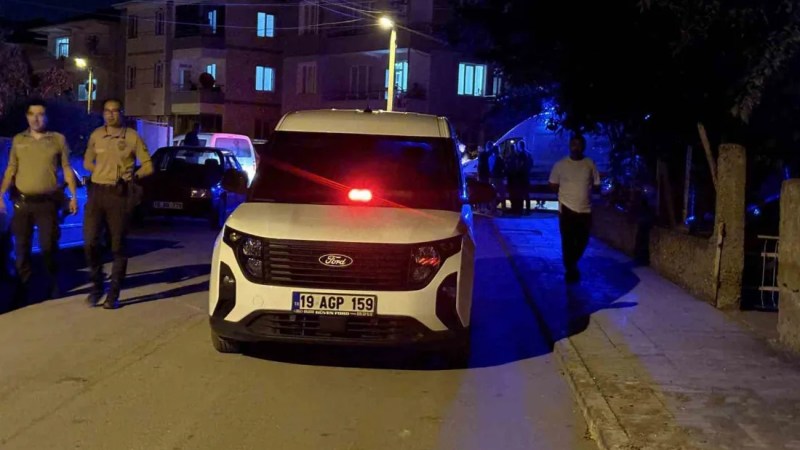 Babasının evine tüfekle saldırdı!