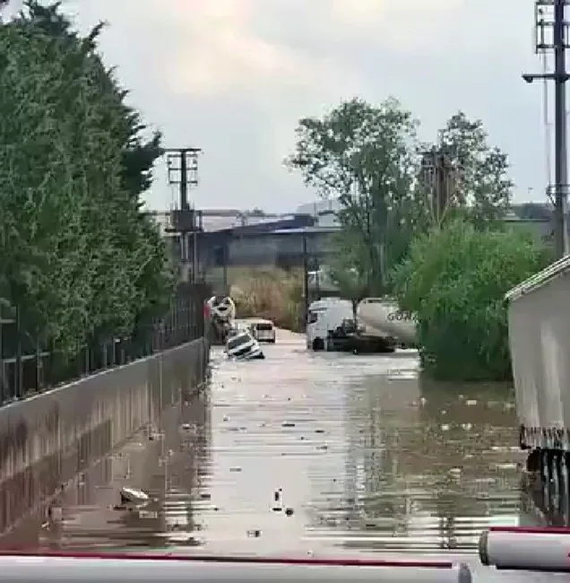 Kocaeli’yi sağanak vurdu!