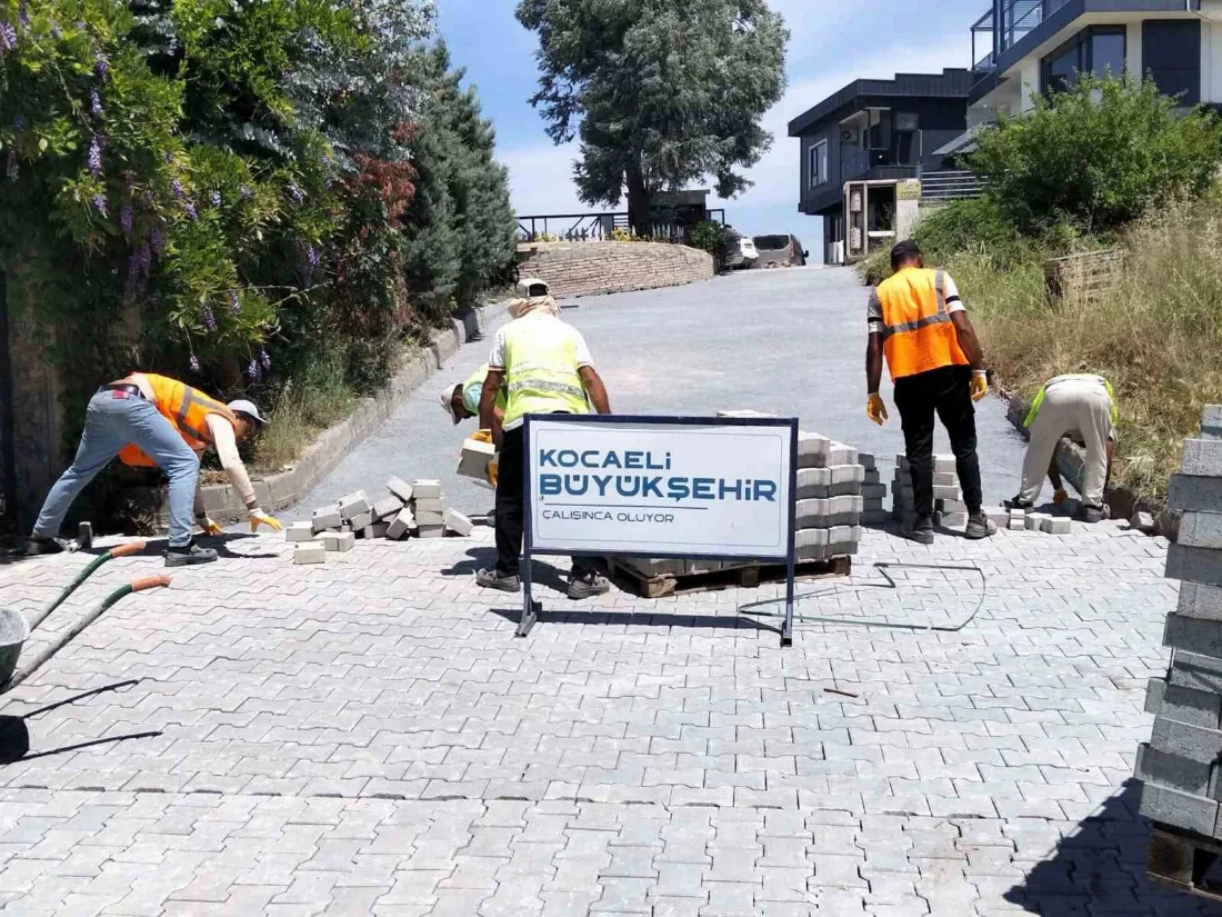 Halıdere'de sokaklar yenilendi