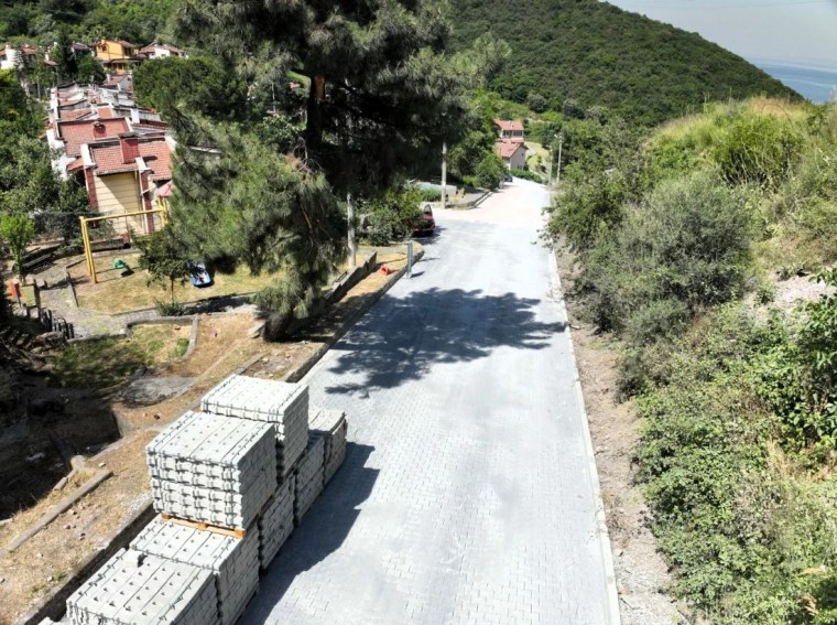 Halıdere'de sokaklar yenilendi