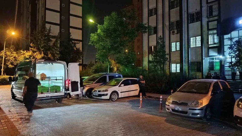 Karısını uykusunda öldürdü!