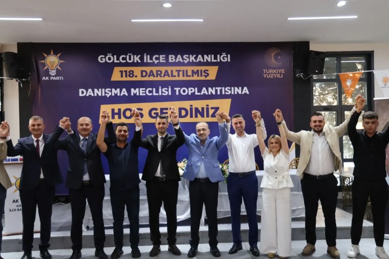 YRP’nin eski Gölcük adayı 185 kişiyle AK Parti’ye katıldı