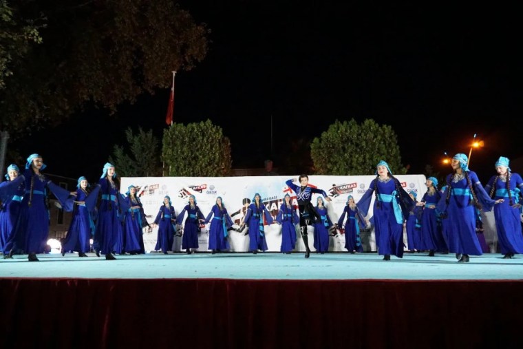 Kafkas Folklor Gösterileri Gölcük'ü Büyüledi! - 2. görsel