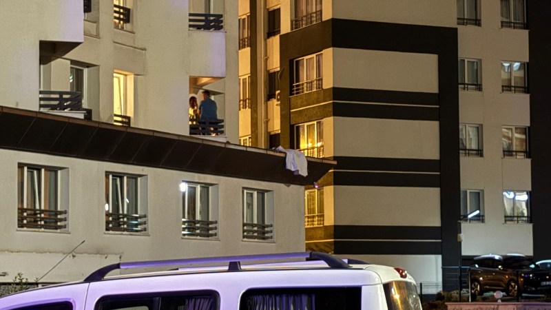 Tartıştığı kadını 5’inci kattan aşağı attı!