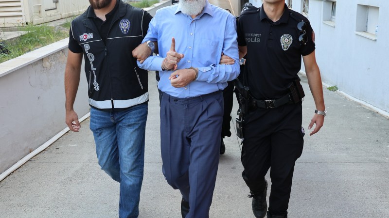 Alparslan Kuytul ve eşi tutuklandı!