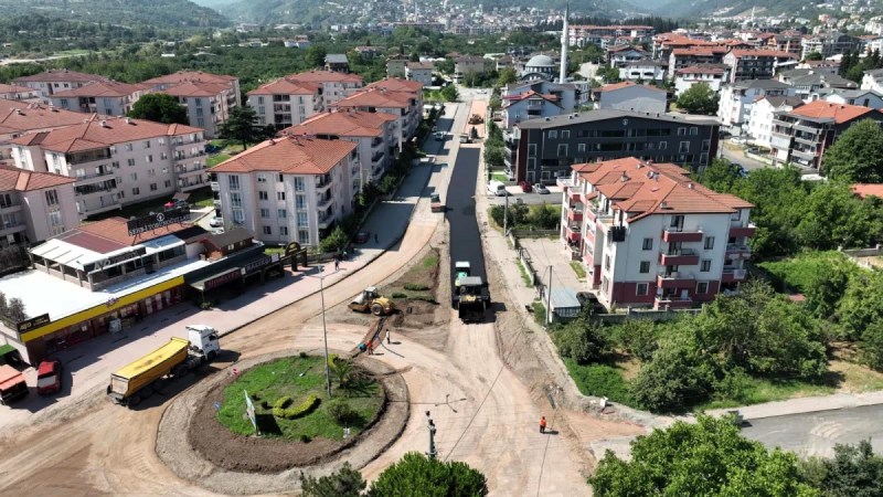 Gölcük'te Ergenekon Caddesi kavşağı yenileniyor! - 3. görsel