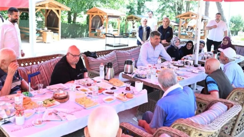 Kartepe'de büyükler teleferik heyecanı yaşadı - 4. görsel