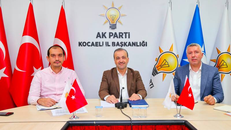 Şahin Talus’tan teşkilata net mesaj: Polemiklerle değil, hizmetle anılacağız