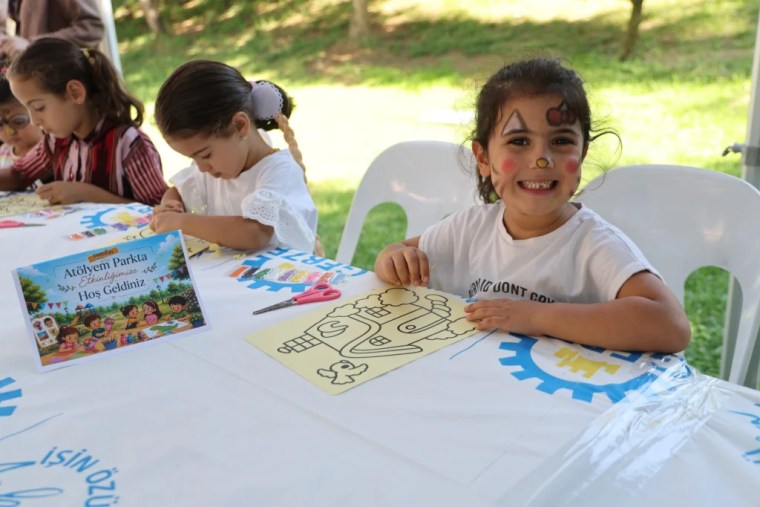 Gebze'de çocuklar parkta hem eğlendi hem üretti