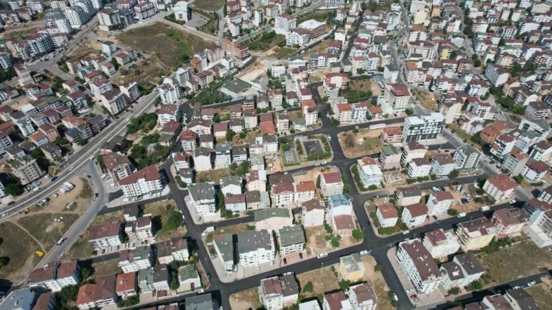 Çayırova'da 4 bin ton asfalt serildi