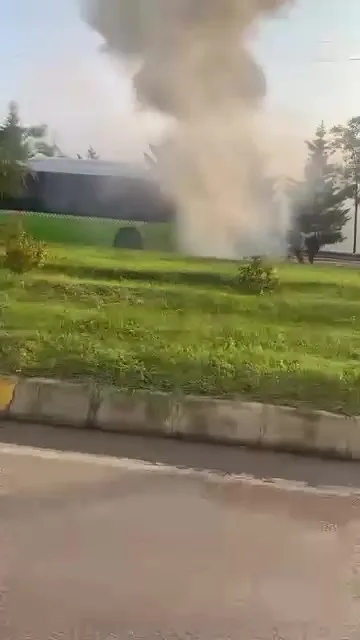 Belediye otobüsü alevlere teslim oldu!