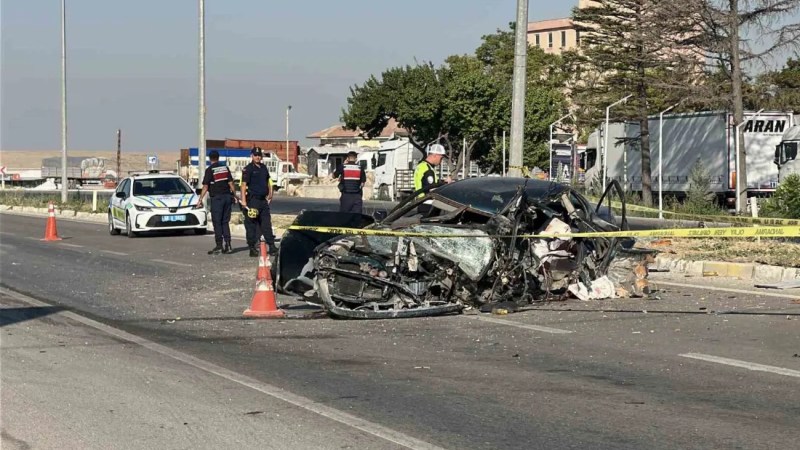 Aksaray'da kontrolden çıkan otomobil takla attı!
