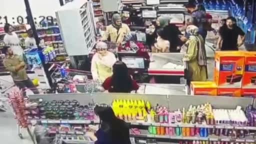 Markette silahlı kavga!