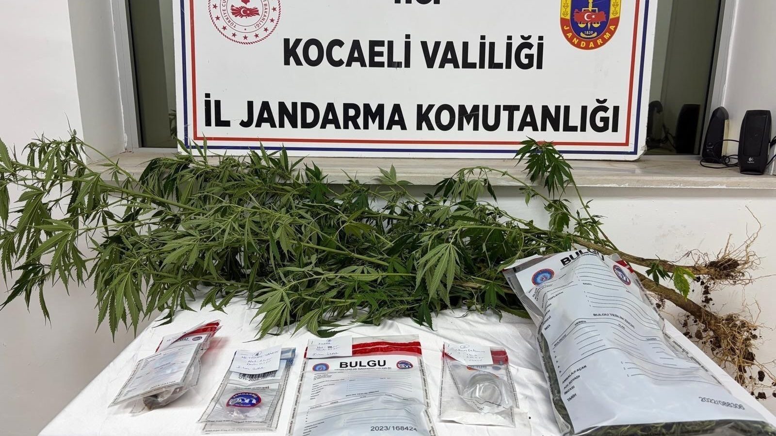 İzmit’te jandarmadan uyuşturucu operasyonu!