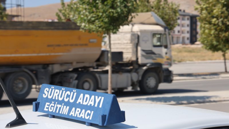 ‘Sınavsız ehliyet’ vaadiyle dolandırıcılık tuzağı!