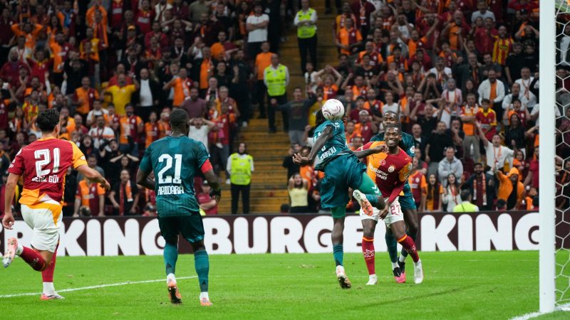 Galatasaray – Kocaelispor maçında ilk yarı sessiz bitti
