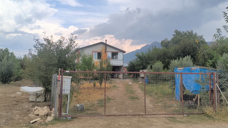 Boşanma aşamasındaki eşini ve ailesini öldürdü!