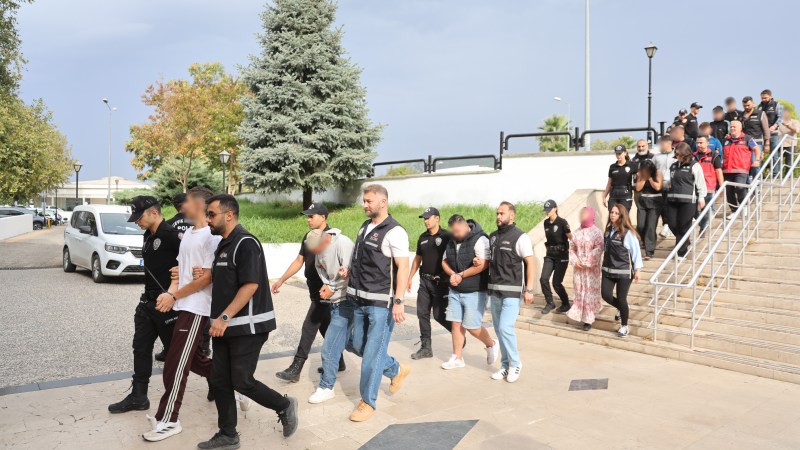 Sokaklar Güvende operasyonu: 20 şüpheli adliyeye sevk edildi