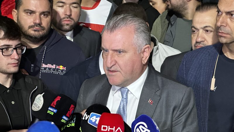 Bakan Bak milli takımın mücadelesini değerlendirdi