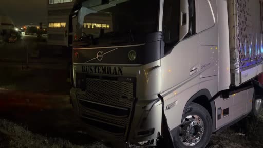 Bariyerleri aşan tırın şoförü kayboldu!