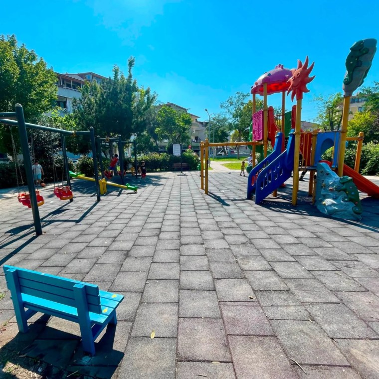 Körfez parklarına çocuklara özel oturma grupları! - 3. görsel