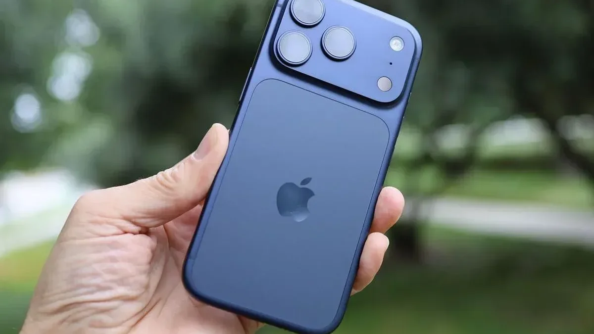 Apple eski iPhone modellerine zam yaptı!