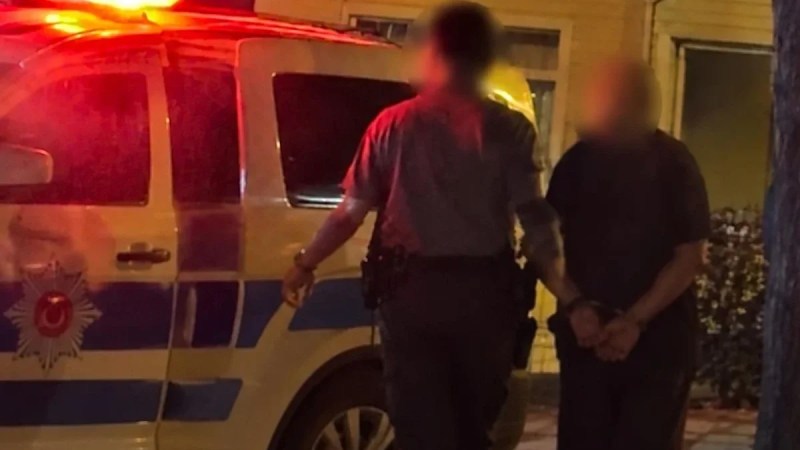 İş insanı otelde 2 çocukla basıldı!