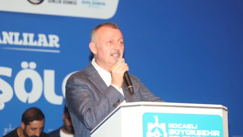 Başkan Büyükakın, Vanlıların halayına katıldı!