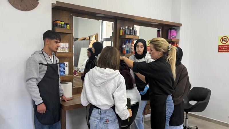 Gebze Beyaz Kalpler donanımlı gençler yetiştiriyor - 3. görsel