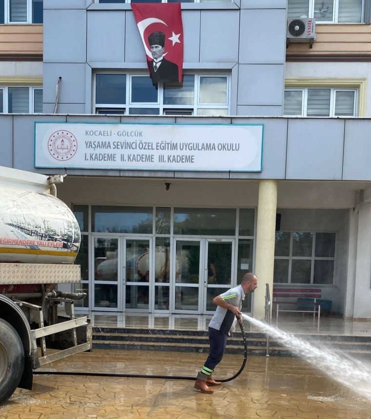 Gölcük'te okul bahçeleri yeni eğitim yılına hazır - 3. görsel