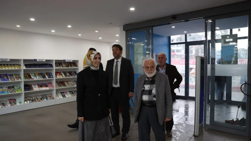 Prof. Dr. İhsan Süreyya Sırma’dan Çoban Mustafa Paşa Kütüphanesi’ne Ziyaret