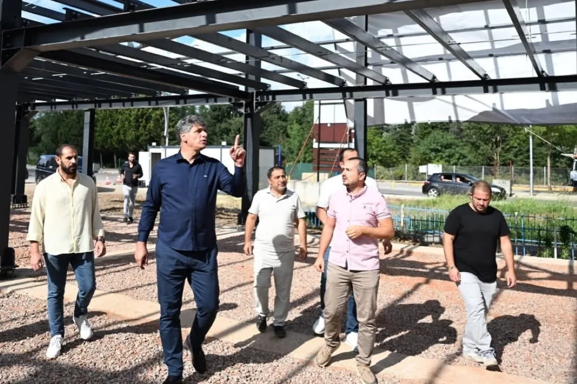 Kartepe'de Ataevler Kent Çarşısı yükseliyor