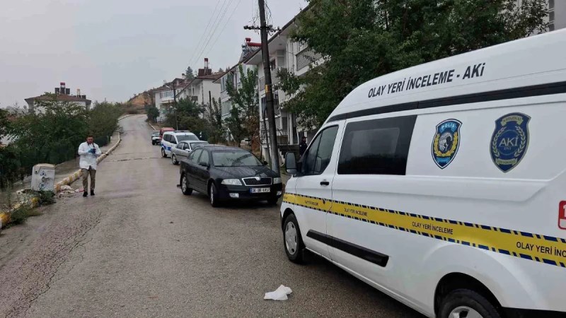 Aracından inip düşen adam kurtarılamadı!