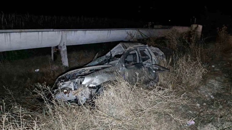 Araçtan tarlaya fırlayan genç kurtarılamadı!
