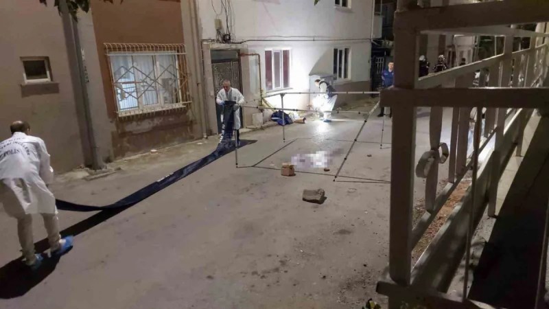 Cami çıkışı kurşunların hedefi oldu!