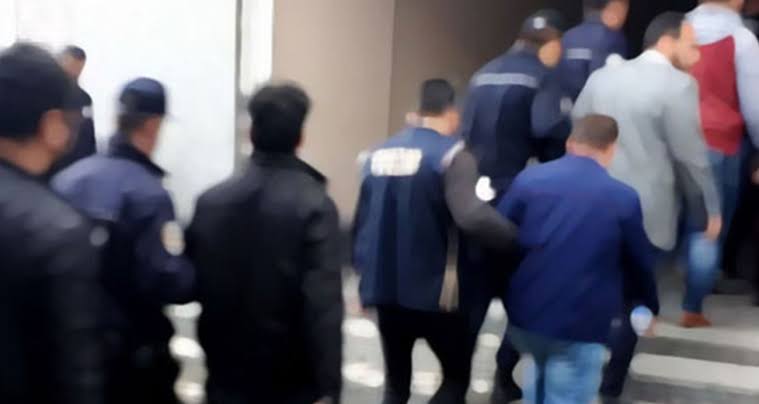 Bakan yardımcısının damadına yakalama kararı!