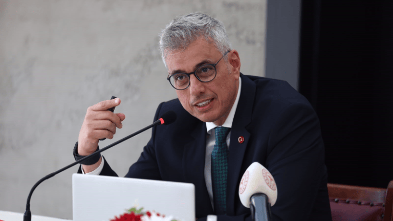 13-17 yaş grubunda korkutan tablo: Her 10 gençten 3’ü sigara içiyor