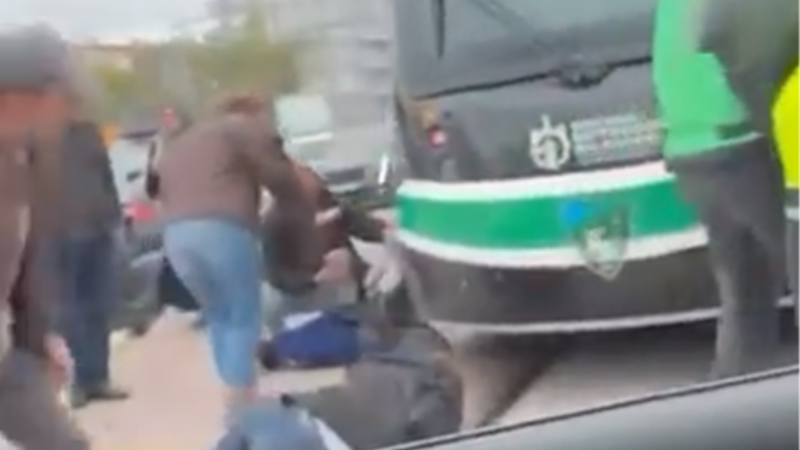 Kocaeli’de korkutan olay! İki kadın tramvayın altında kaldı