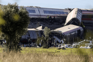 İspanya’da 2 hızlı tren çarpıştı: 30 kişi hayatını kaybetti