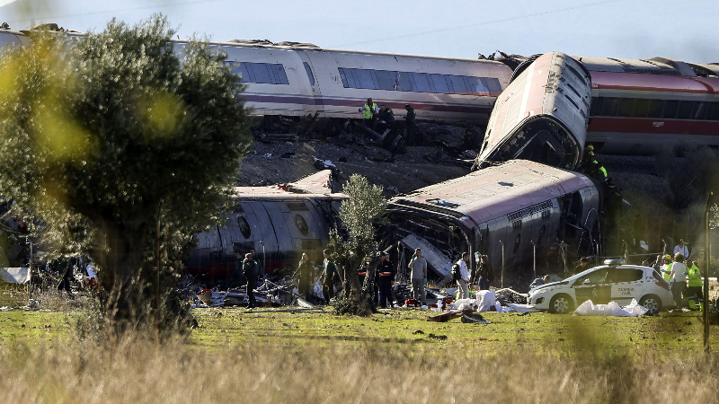 İspanya’da 2 hızlı tren çarpıştı: 30 kişi hayatını kaybetti