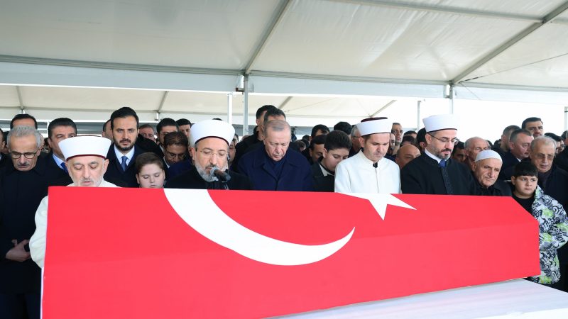 Dündar Ziya Gültekin son yolculuğuna uğurlandı!