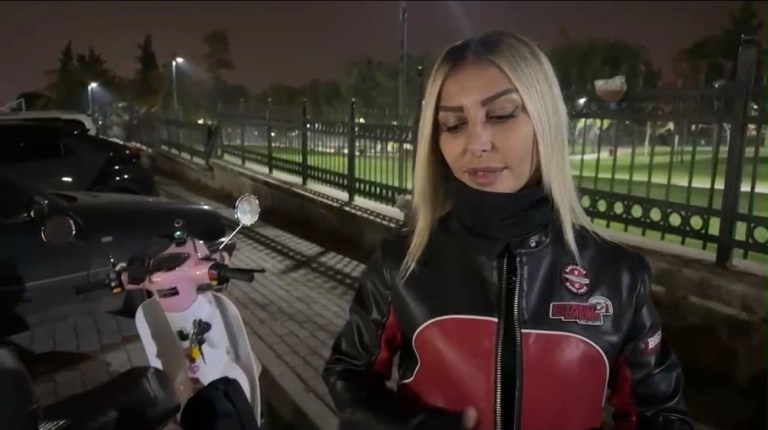 ‘Acemi değiliz’ dedi 2 dakika sonra kaza yaptı!