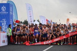 Osmangazi Köprüsü’nde Cumhuriyet için koştular