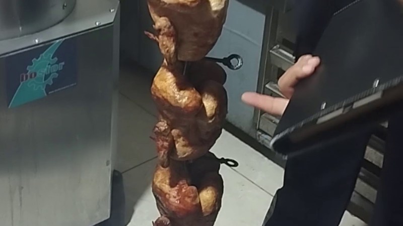 Vatandaşa bozuk tavuk yedireceklerdi!15 kilo bozuk tavuk ele geçirildi